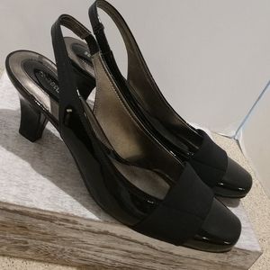 Naturalizer Size 8 Black Sling Back Heels